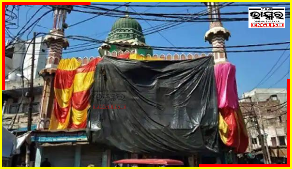 Mosque Covered Ahead of Holi to Avoid Any Tension in Aligarh