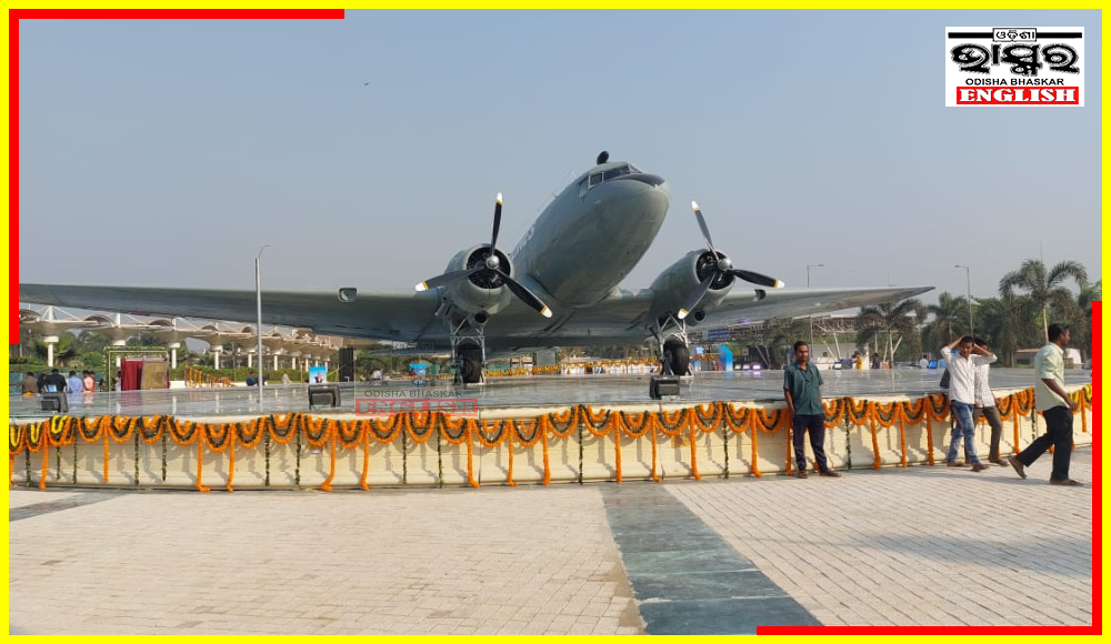 CM Naveen Patnaik Unveils the Iconic Dakota Aircraft at Biju Patnaik International Airport