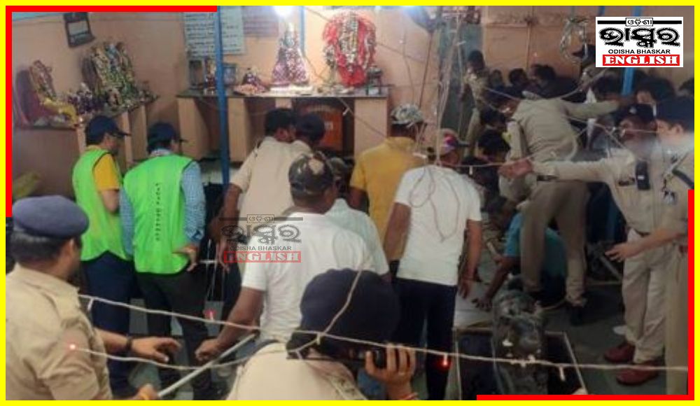 Prez & PM Condole Demise of Devotees in Indore Temple Mishap