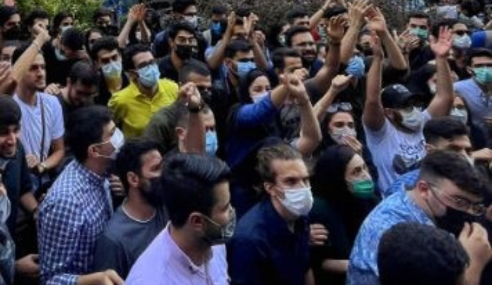Protests Break Out in Iran after Suspected Poison Attacks on Schoolgirls