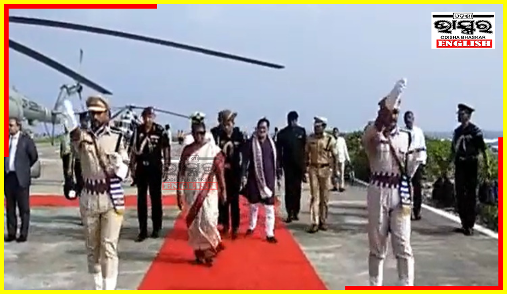 Prez Droupadi Murmu Arrives at Lakshadweep on 3-day Official Visit