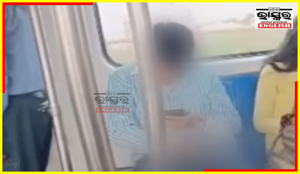Dcw Issues Notice To Police Over Viral Video Of Man Masturbating In Delhi Metro Odisha Bhaskar