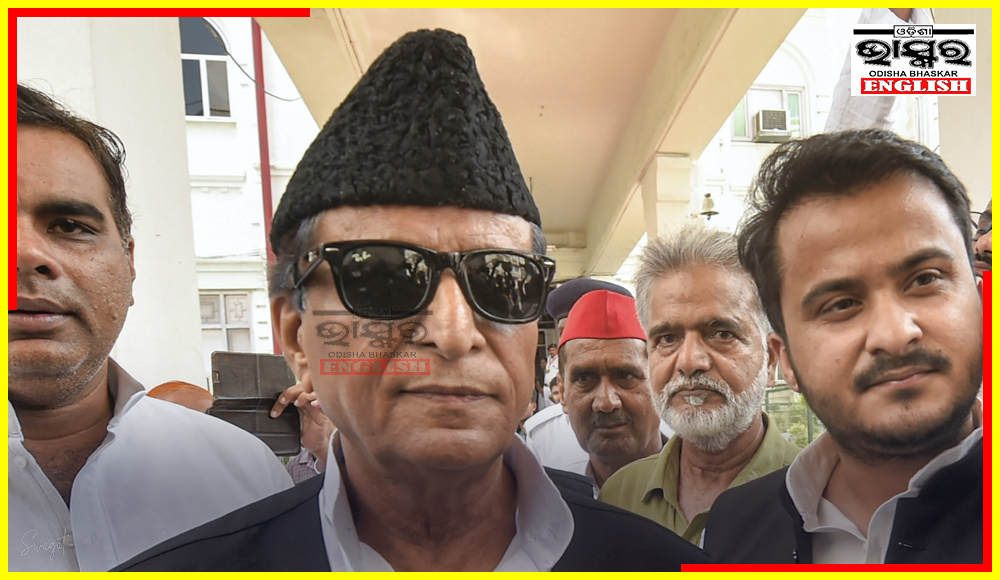 Azam Khan of Samajwadi Party Gets 2 Yr jail in Hate Speech case