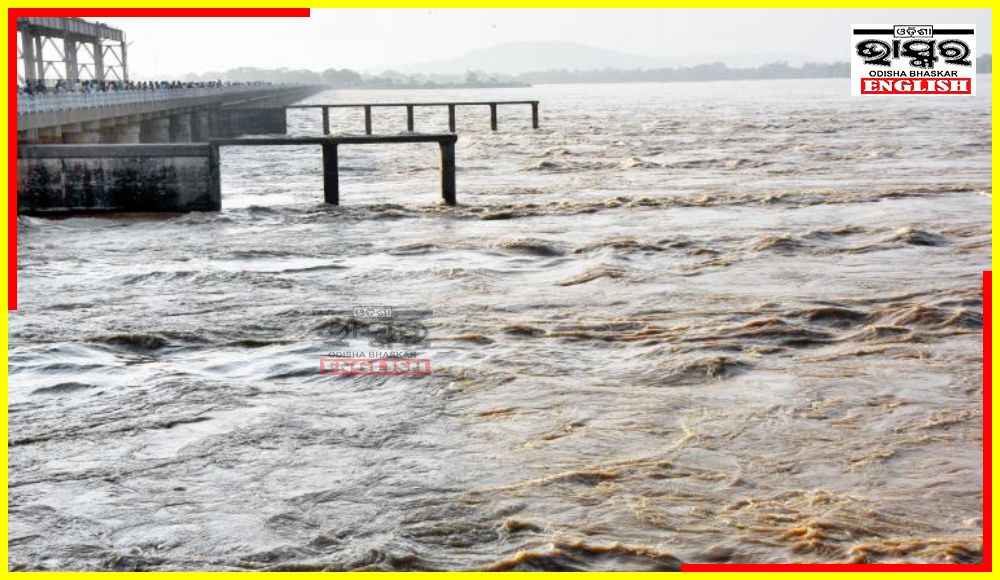 Odisha Braces for “Medium” Flood in Mahanadi by Thursday Evening