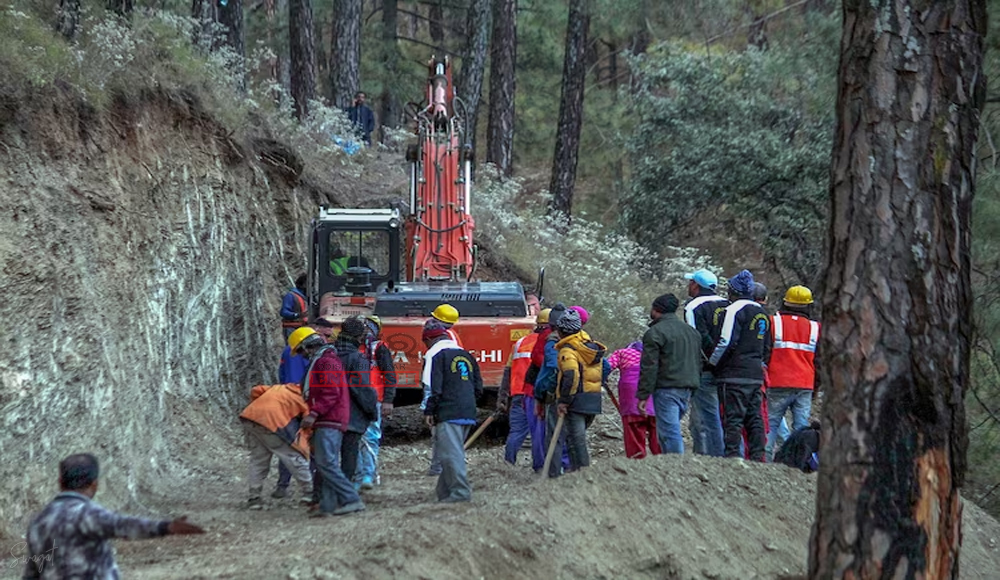 Uttarkashi Tunnel Rescue Efforts: Hope Rekindled as Backup Tunnel Construction Progresses