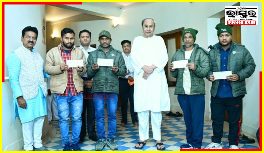 Odisha CM Gives Rs 2 Lakh Aid to Odia Workers Rescued from Uttarakhand Tunnel