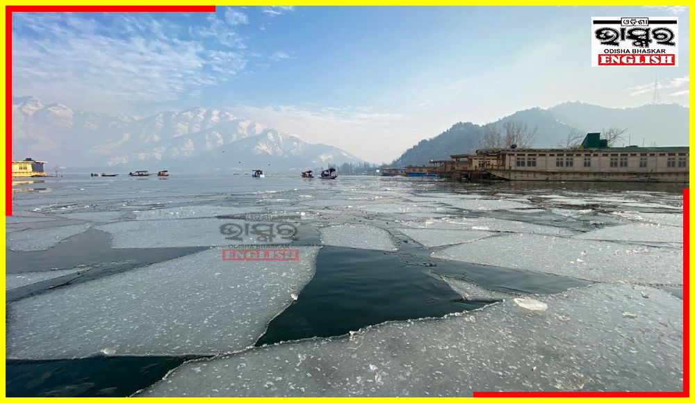 Ice Covers Srinagar’s Dal Lake as Cold Wave Prevails in Kashmir