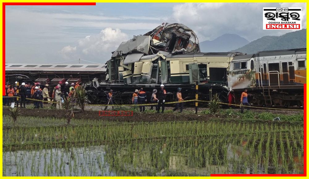 Two Trains Collide in Indonesia, 3 Dead, 28 Injured