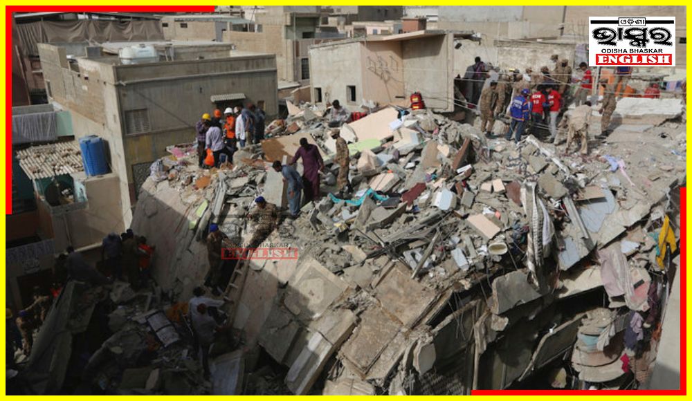 9 Killed as Residential Building Collapses in Pakistan