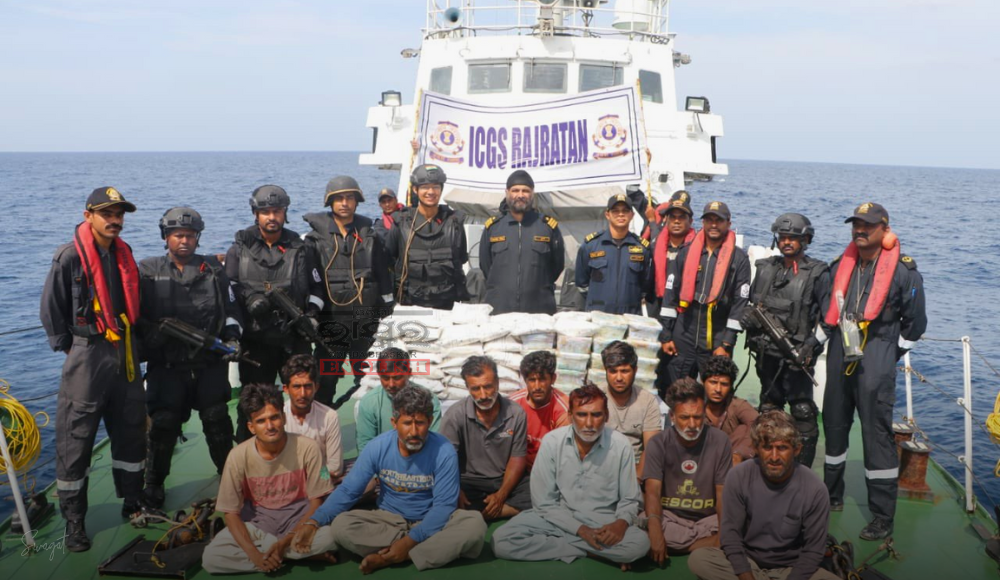 Drugs Worth ₹600 Crore Seized from Pakistani Boat off Gujarat Coast; 14 Crew Members Held