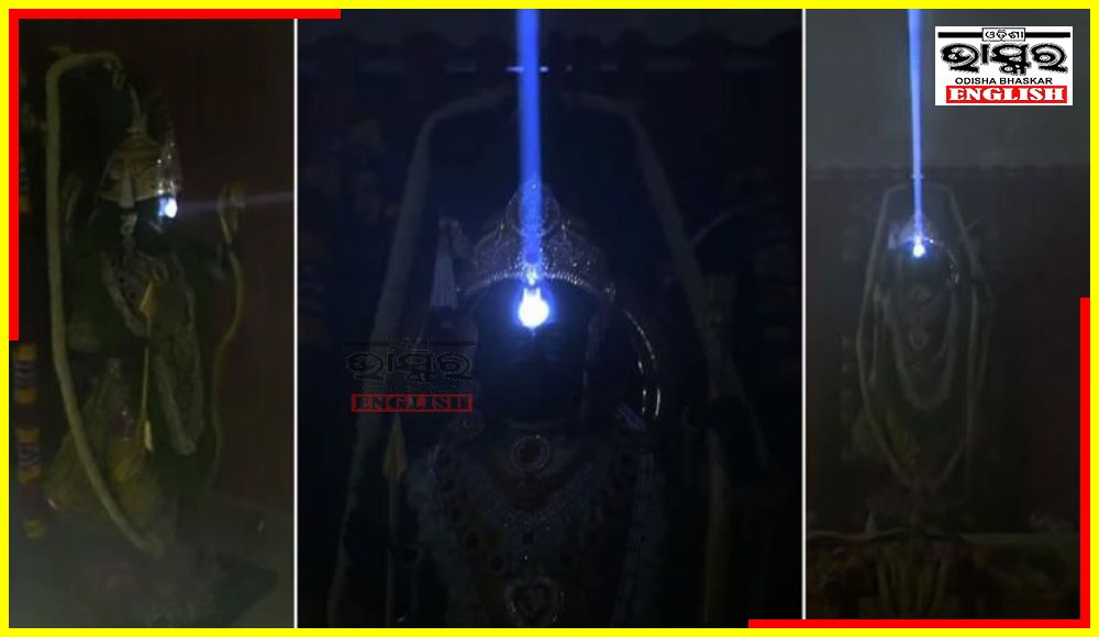 'Surya Tilak' Illuminates Ram Lalla’s Forehead in Ayodhya on Ram Navami